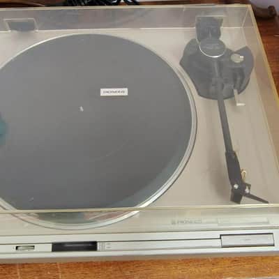 Pioneer PL4 turntable in excellent condition - 1970's image 1