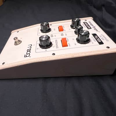 Moog MF-101 Moogerfooger Low Pass Filter  - rare 2011/2012 WHITE EDITION * very good condition * + original adapters Effect pedal / FX pedal image 6