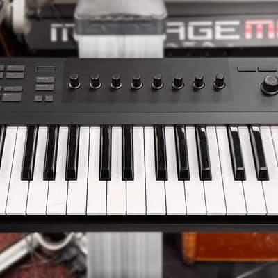 Native Instruments A61 Komplete Kontrol Controller Keyboard image 4