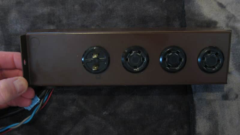 Hammond Organ Outlet box with 2-pin AC input, (1) 5-pin, (2) 6-pin Leslie connectors image 1
