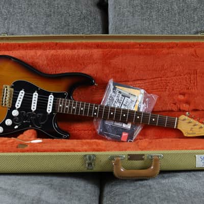 Fender Stevie Ray Vaughan Stratocaster with Pau Ferro Fretboard 1995 - 3-Color Sunburst image 2