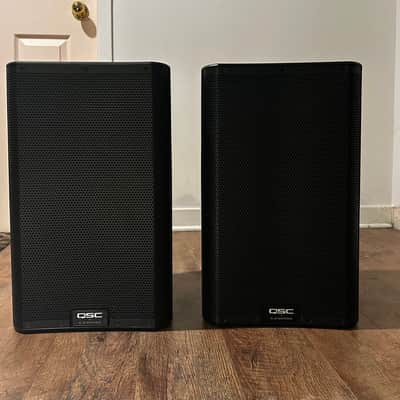 ( PAIR ) QSC K10.2 2-Way 2000-Watt 10" Active Speaker - Like New image 1