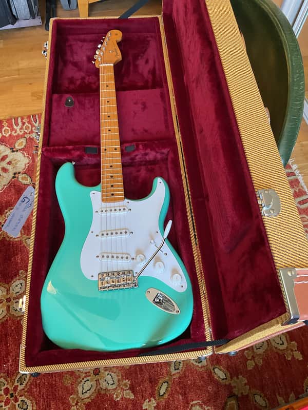 Fender Vintera '50s Stratocaster with Maple Fretboard Seafoam Green with tweed case.
