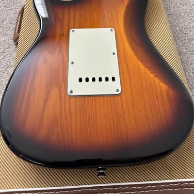 Fender 70th Anniversary American Vintage II '54 Stratocaster 2024 - 2-Color Sunburst image 5