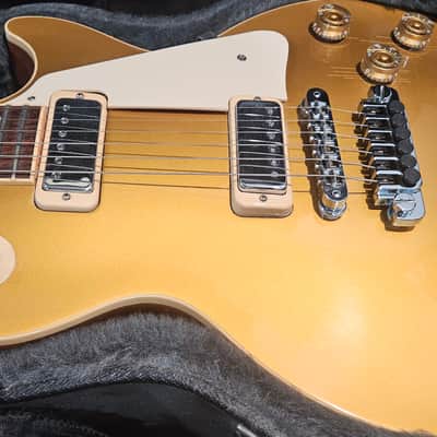 Gibson LesPaul Deluxe 2005 - Gold Top image 1