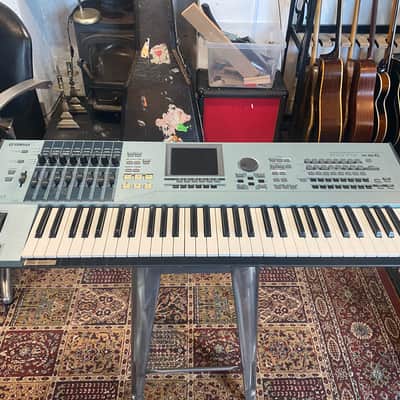 Yamaha Motif XS 6 Production Synthesizer 2000s - Gray