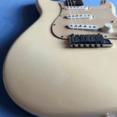 Fender American Series Stratocaster 2002 - 2007 Olympic White image 10