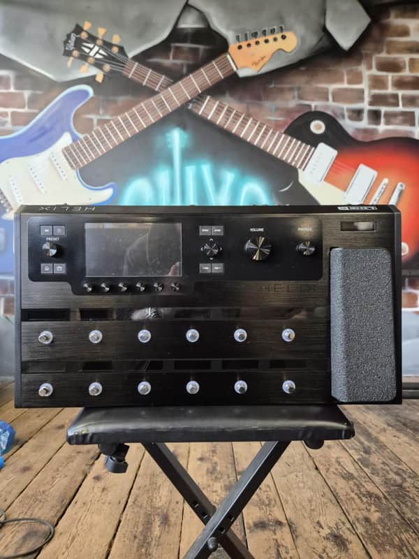 Line 6 Helix Floor Multi Effects Guitar Processor image 1