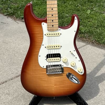 Limited Edition Player Stratocaster HSS Plus Top, Maple Fingerboard, Sienna Sunburst image 2