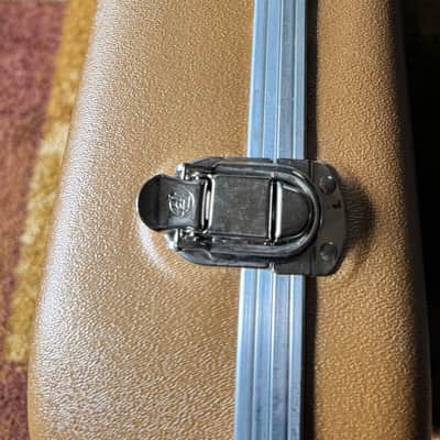 Gibson Gibson Gold Concept Les Paul Less Plus Hardshell Case 2015 - Gold 2015 - Gold image 12