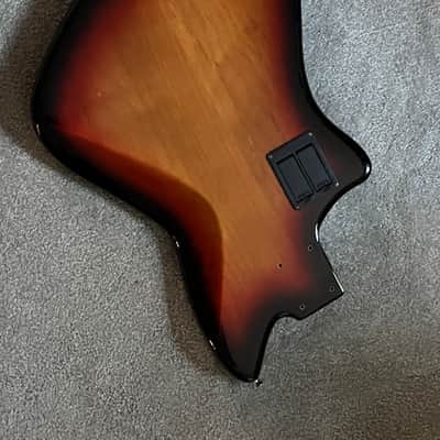 Fender Player Plus Meteora body bass Sunburst image 4