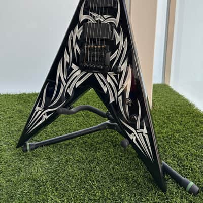B.C. Rich Kerry King Signature KKV Tribal Flying V 2000er - Black image 5