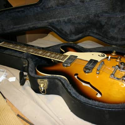 Epiphone limited edition Casino with Bigsby Sunburst image 9