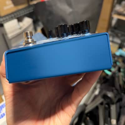 Strymon Mobius 2012 - Present - Blue image 2