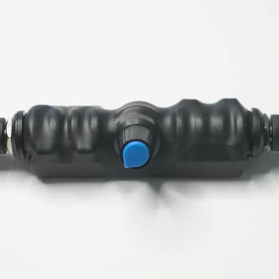 Tidbit Audio Quarter inch Momentary "on" Switch for guitar/synth - 1/4" 2022 Black image 3