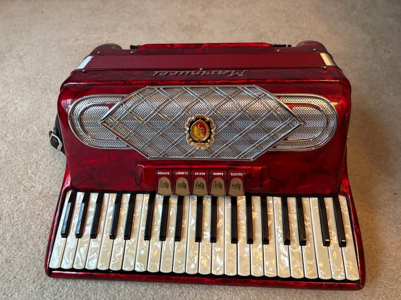 Marinucci 120-Bass / 41-Treble key mid-70s