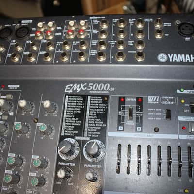 Yamaha EMX 5000-20/Powered Mixer 1000 Watts with 2 Effect Engines in Road Case image 2
