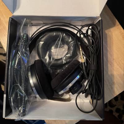 AKG AKG K 271 MKII Closed Back Headphones with upgraded Pads + original pads. image 8