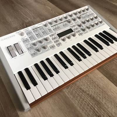 Access Virus TI Polar 37-Key Digital Synthesizer - White image 4