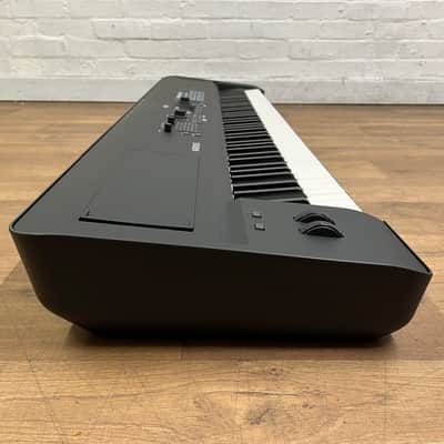 Korg Kross 2 88 Key Synthesizer Workstation, Matt Black; Serial No: 9065 | B Stock image 8