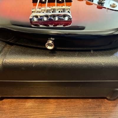 Fender American Professional Jazz Bass with Rosewood Fretboard 2017 - 2019 - 3-Color Sunburst image 9