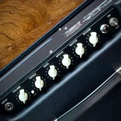 Fender Blues Junior IV 15-Watt 1x12" Guitar Combo 2018 - Present - Black image 3