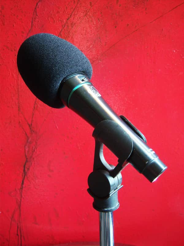 Vintage 1980's AKG D3900 dynamic hyper cardioid microphone w