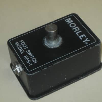 used vintage Morley RFS-1 Single Button Footswitch + feet [Single-button latching (push-on/push-off) footswitch] 1983-1990 - durabke metal casing, gray finish white graphic, single switch, 1/4"  mono jack (NO: box/paperwork) image 7