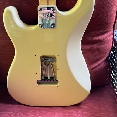 Fender 2015 Fender Yngwie Malmsteen Signature Stratocaster 2015-2016 - Vintage White image 6