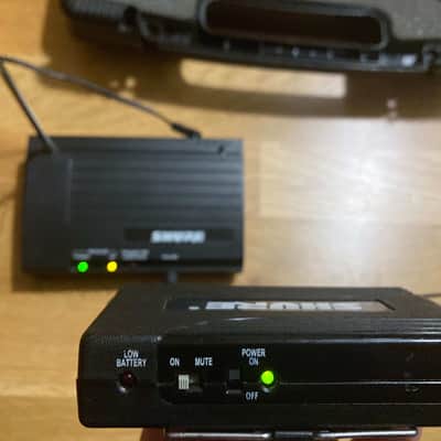 Shure Wireless Guitar System - VHF image 3