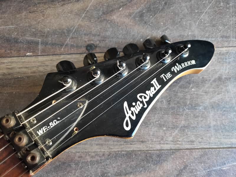 アリアプロ2 The Warrior WR-503 エレキギター　黒 Aria Pro II The Warrior WR503 Superstrat Floyd Rose Electric