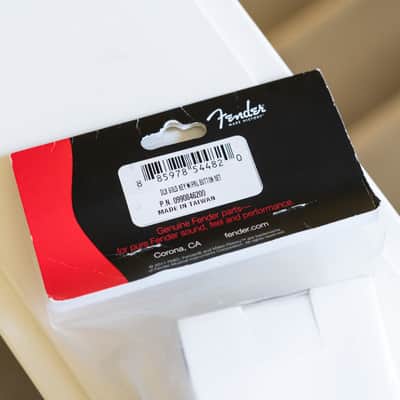 Fender Deluxe Cast/Sealed Guitar Tuning Machines with Pearl Buttons Set 2011 image 3