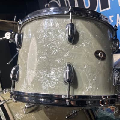 Slingerland – 1960s Vintage Radio King 4-Piece Set 22", 16", 13", with Matching 5x14" Artist Model Snare Drum  – White Marine Pearl image 9