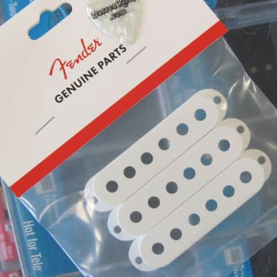 Fender USA Stratocaster Pickup Covers White 0992034000 image 1
