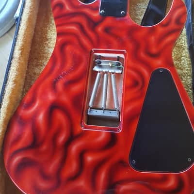Hamer Californian Elite Custom Shop Left Hand 1989 graphic wrinkled red satin image 5
