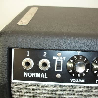 2002 Fender '65 Twin Reverb 85-Watt 2x12" Combo Guitar Amp w/ Footswitch & Cover image 9