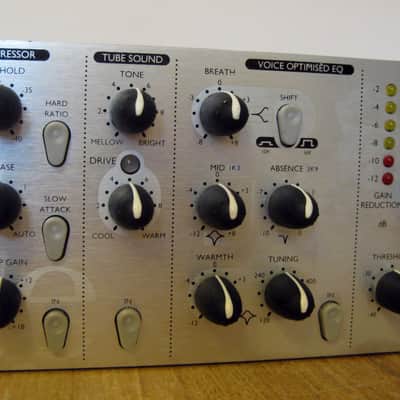 Focusrite Platinum Voicemaster Pro Preamp Channel Strip image 4