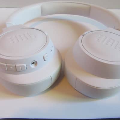 NEW JBL - Pure Bass Wireless Headphones - - White - Tune710BT 2020s image 10