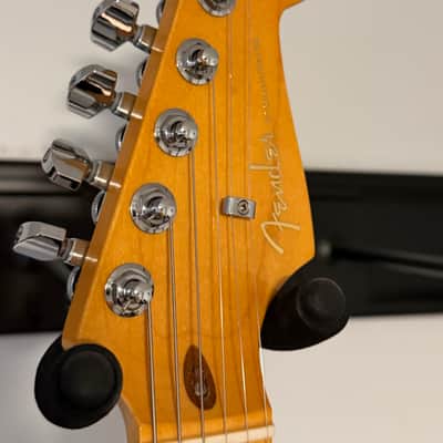Fender Fender American Ultra Stratocaster – Mocha Burst (Maple Fingerboard) 2020’s - Mocha image 8