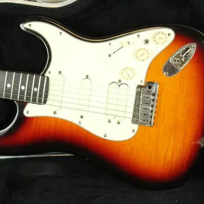 1993 Vintage Fender Stratocaster ULTRA Sunburst AAA Flame Maple Top and Back +OHSC 1990's Strat Bild 2