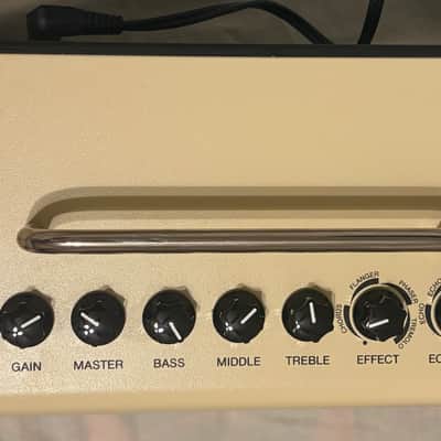 Yamaha THR10II-WL 20-Watt 2x3" Wireless Stereo Digital Modeling Guitar Combo 2019 - Present - Tan image 6
