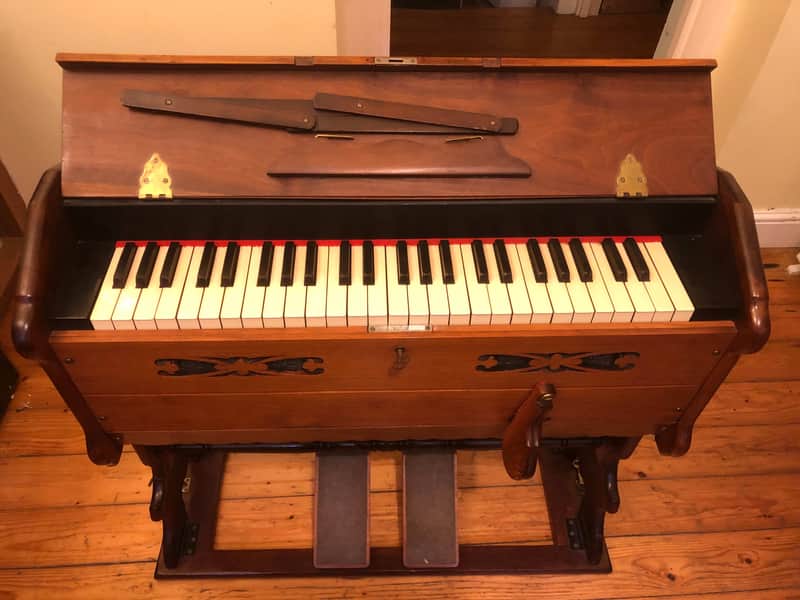 Portable antique harmonium pedal organ ( Mason and Hamlin ) image 1
