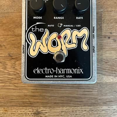 Electro-Harmonix Worm Analog Wah / Phaser / Vibrato / Tremolo + adapter image 2