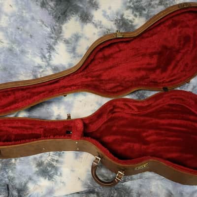 Vintage 1972 Gibson J45 J50 16 inch Brown Red Interior Hard Shell Guitar Case image 10