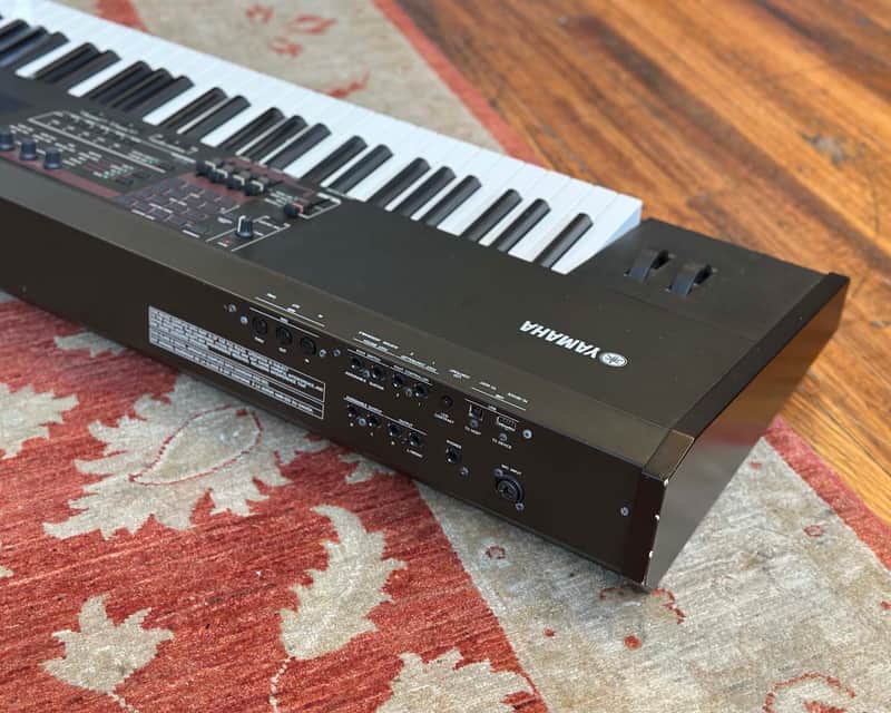 YAMAHA S90 XS 88-Key Synthesizer Stage Piano | Reverb