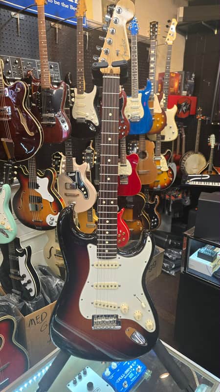 Fender American Standard Stratocaster 2013 - 3 Tone Sunburst image 1