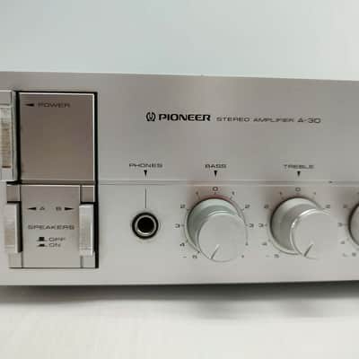 Pioneer A-30 Stereo Amplifier 40 Watts/Ch - 8 Ohms 1983-1985 - Silver image 2