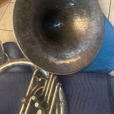 King 2350 BBb Sousaphone with detachable cluster, includes case. image 23