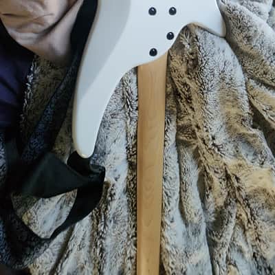 Jackson JS Series Spectra Bass JS2 - Snow White image 6