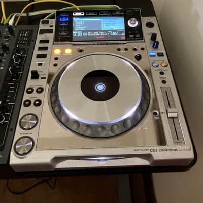 Pair of PIONEER CDJ-2000 NXS-M [limited edition]  2013 Platinum image 2